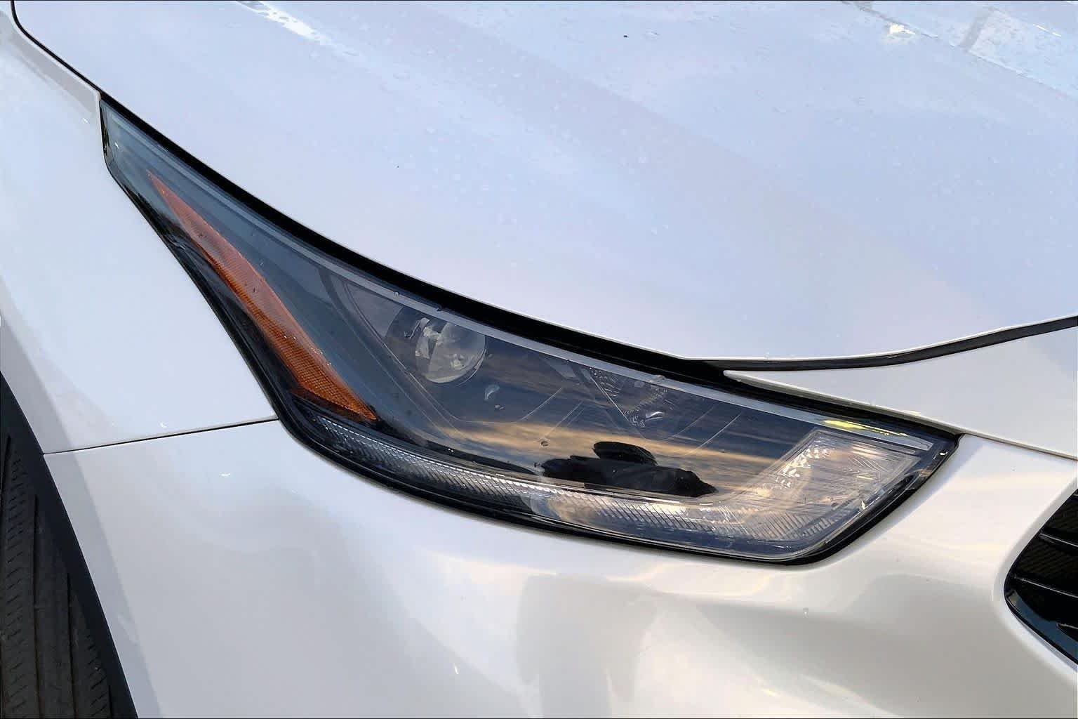 Used 2024 Wind Chill Pearl Toyota LE image 26