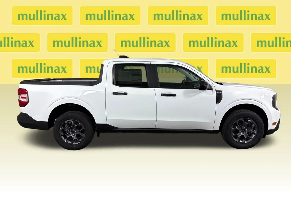 New 2026 White Ford XLT image 2