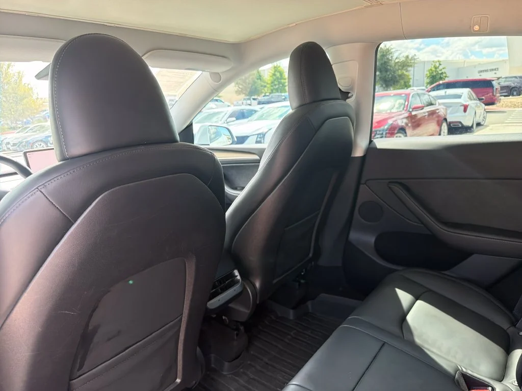 Used 2023  Tesla Standard Range image 30
