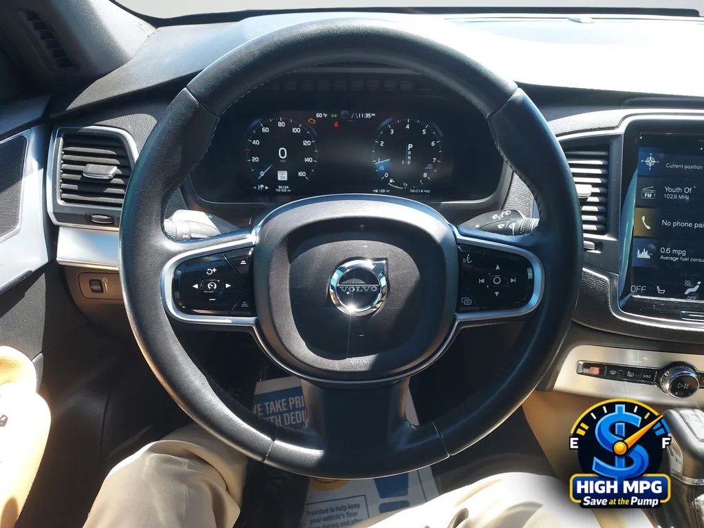 Used 2018 Black Volvo T6 Momentum image 10