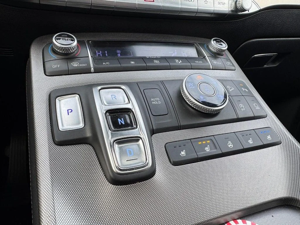 Used 2020 Silver Hyundai Limited image 20