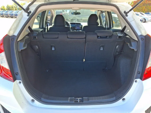 Used 2017 White Honda EX image 29