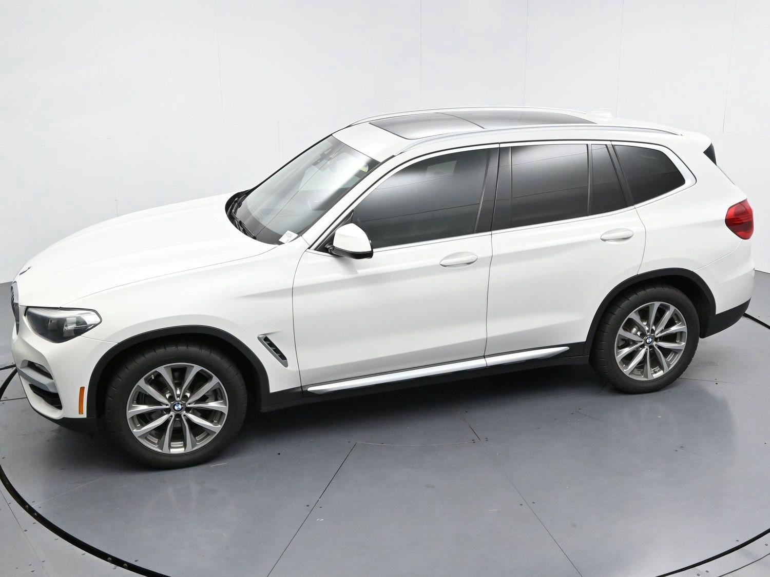 Used 2019 Alpine White BMW sDrive30i image 36