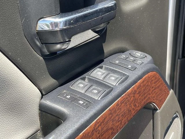 Used 2018 Silver GMC SLT image 18