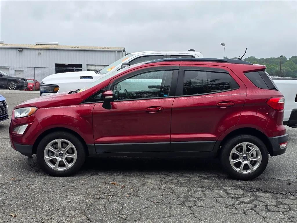 Used 2019 Red Ford SE image 10