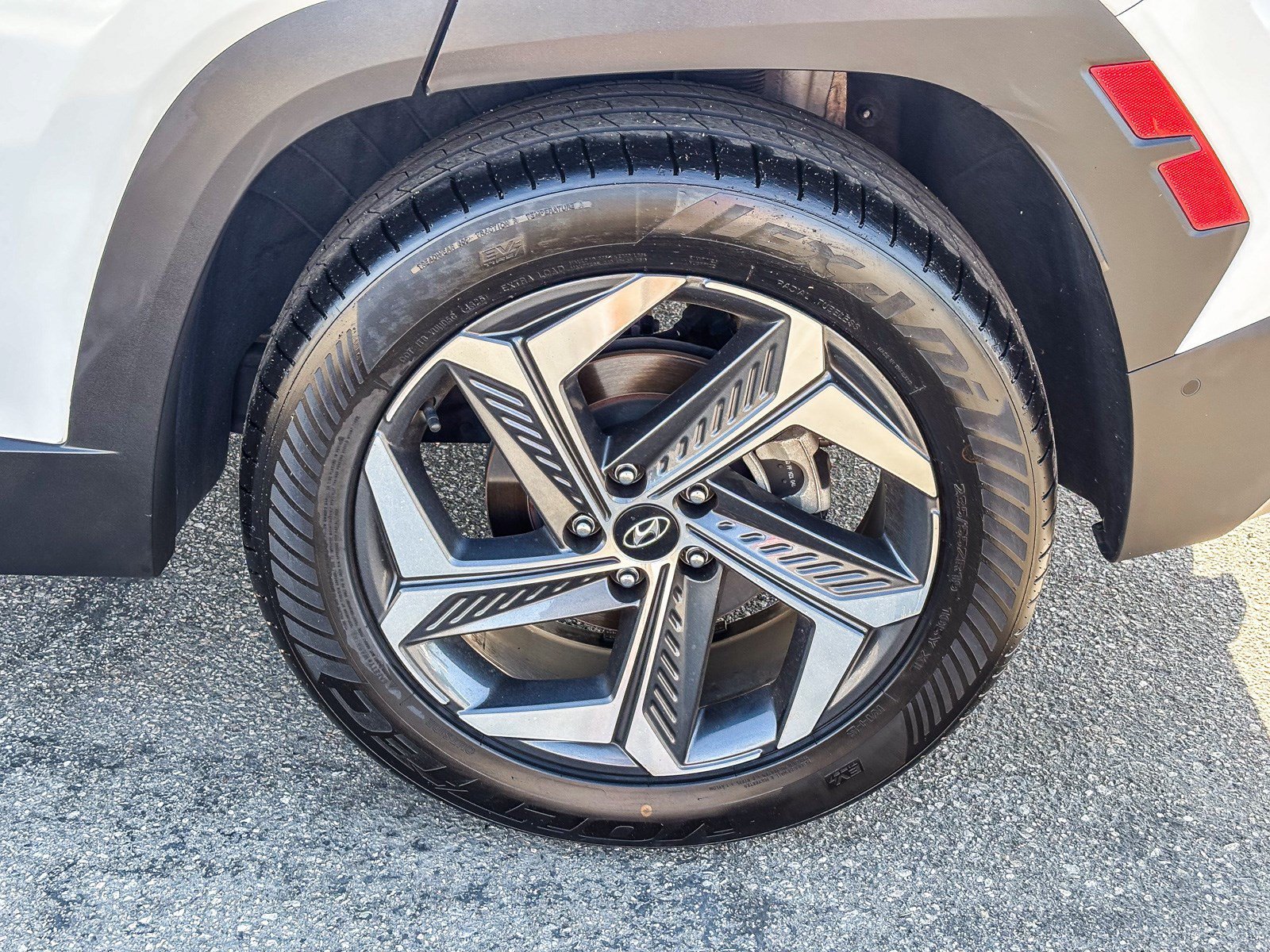 2022 Hyundai Tucson Limited - Photo 12
