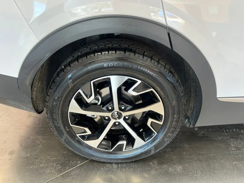 Used 2024 White Kia EX image 9