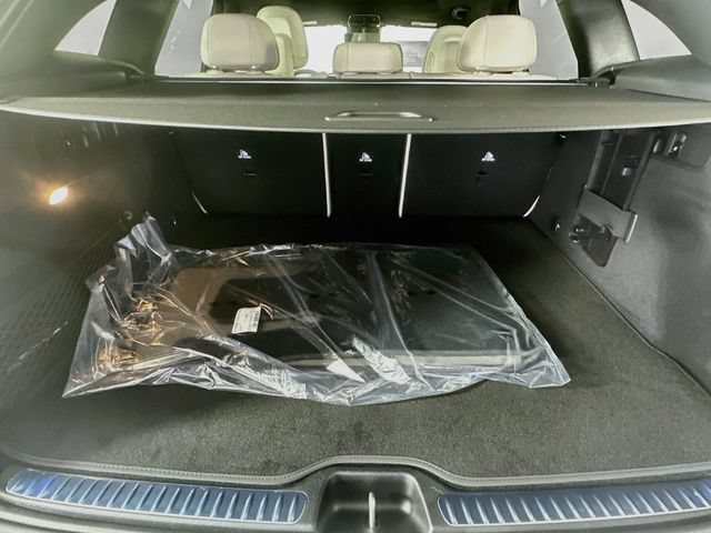 New 2026 Polar White Mercedes-Benz GLC 300 image 57