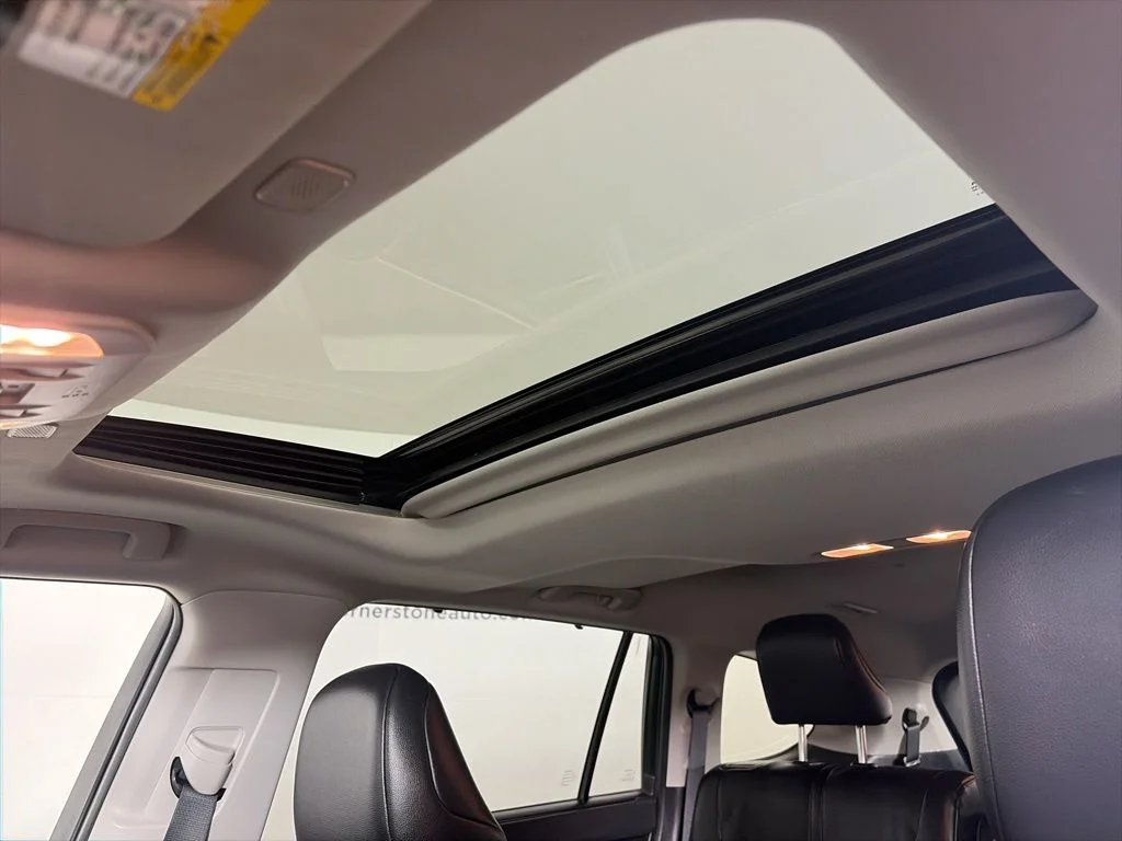 Used 2023  Toyota XLE image 16