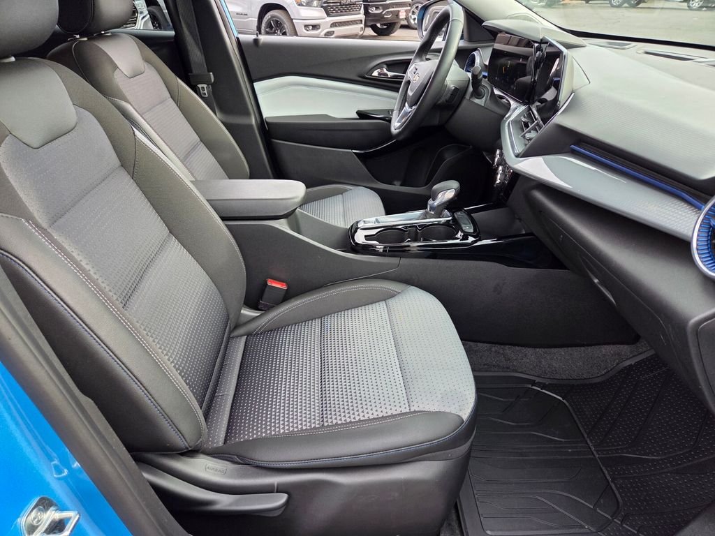 Used 2025 Blue Chevrolet LT image 19