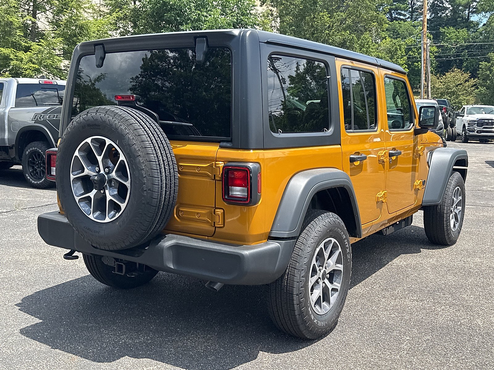New 2026 Goldilocks Jeep 4-Door Sport S 4x4 image 6