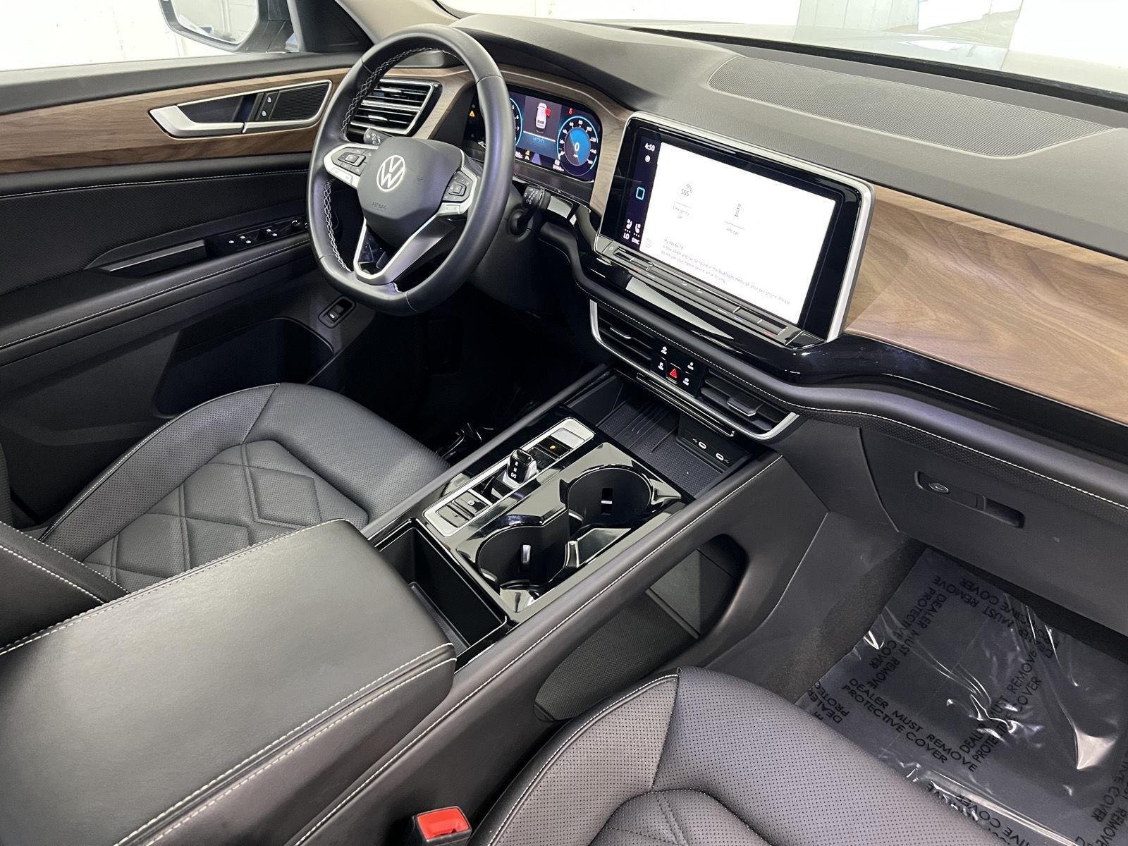 2025 Volkswagen Atlas SE w/Tech - Photo 29
