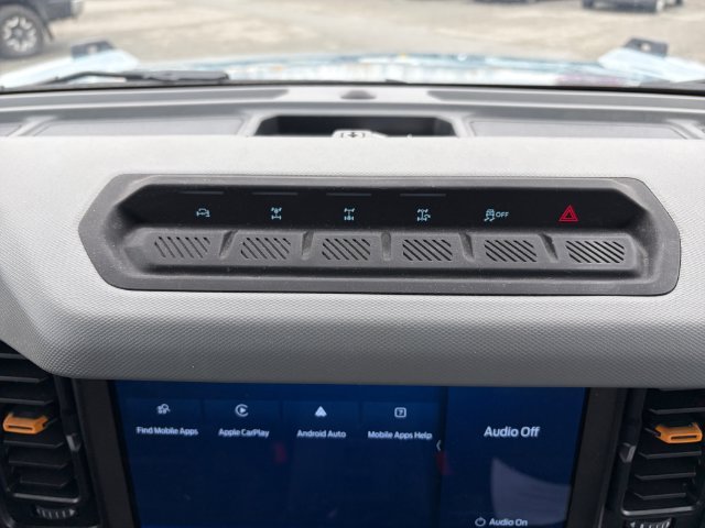 Used 2023 Green Ford  image 20