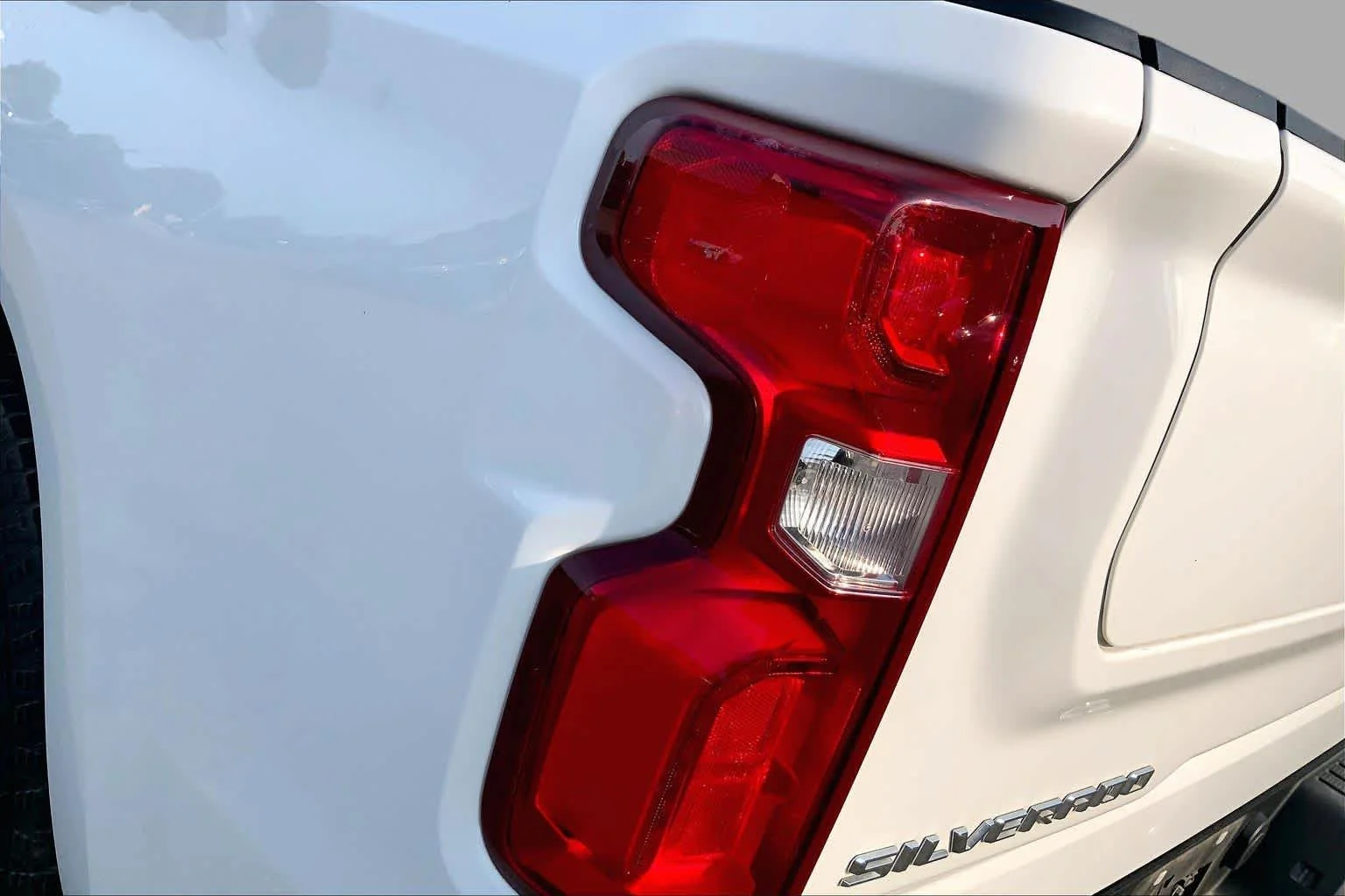 Used 2022 Summit White Chevrolet LTZ image 29