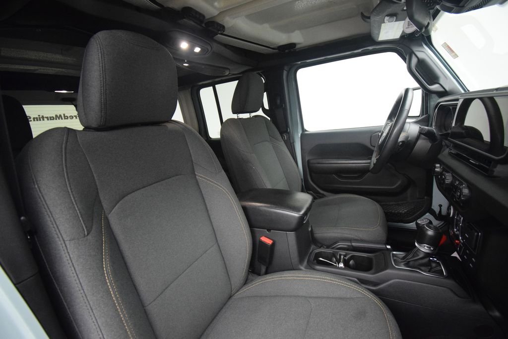 Used 2024 Earl Clearcoat Jeep Sport image 20