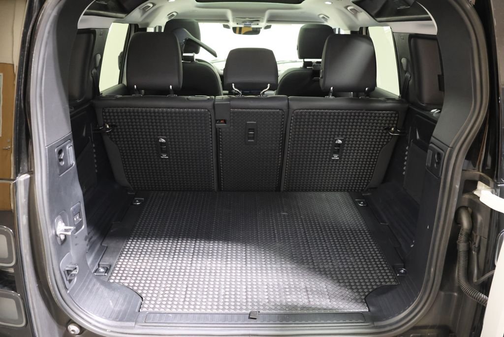 Used 2026 Fuji White Land Rover S image 48