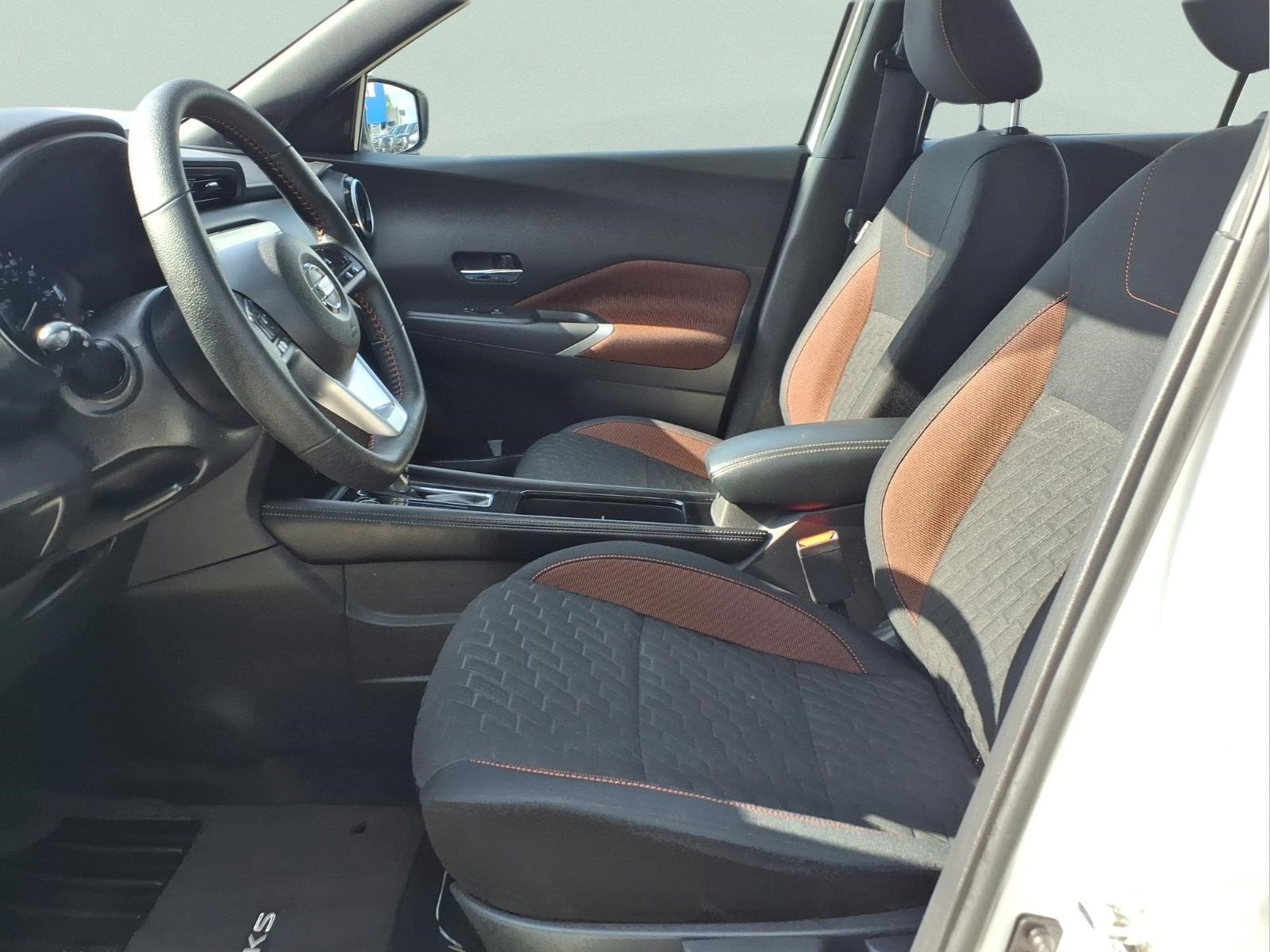 Used 2021 Aspen White/Super Black Nissan SR image 12