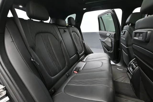2022 BMW X5 M50i - Photo 47