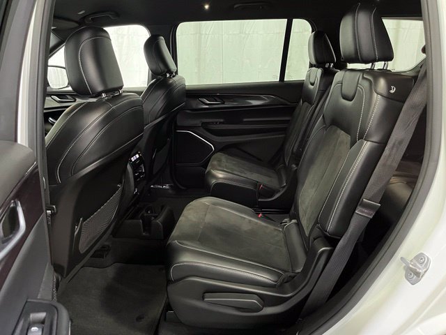 2022 Jeep Grand Cherokee L Altitude - Photo 12
