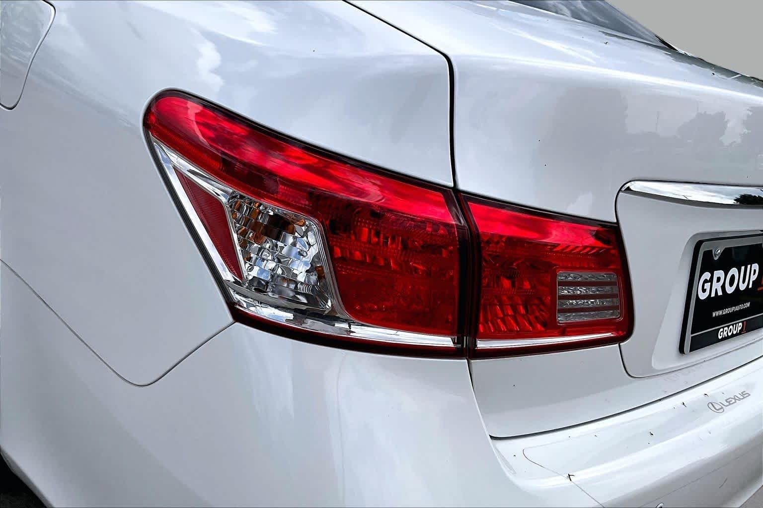 Used 2011 Starfire Pearl Lexus  image 25
