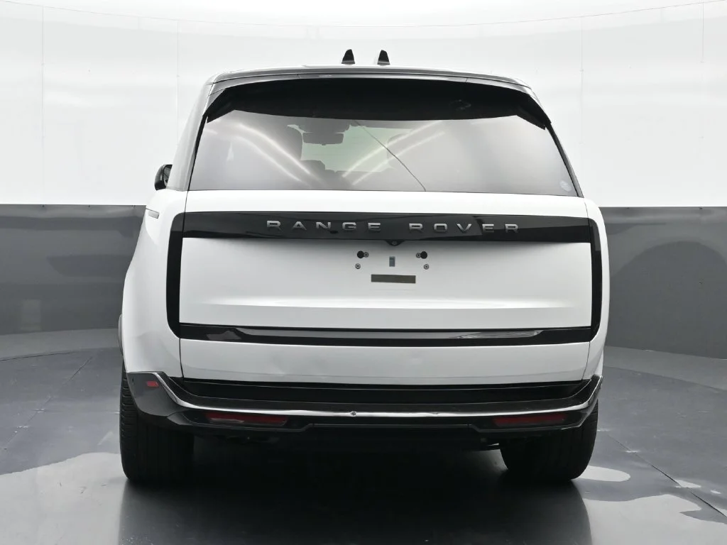 Used 2024 White Land Rover Autobiography image 7