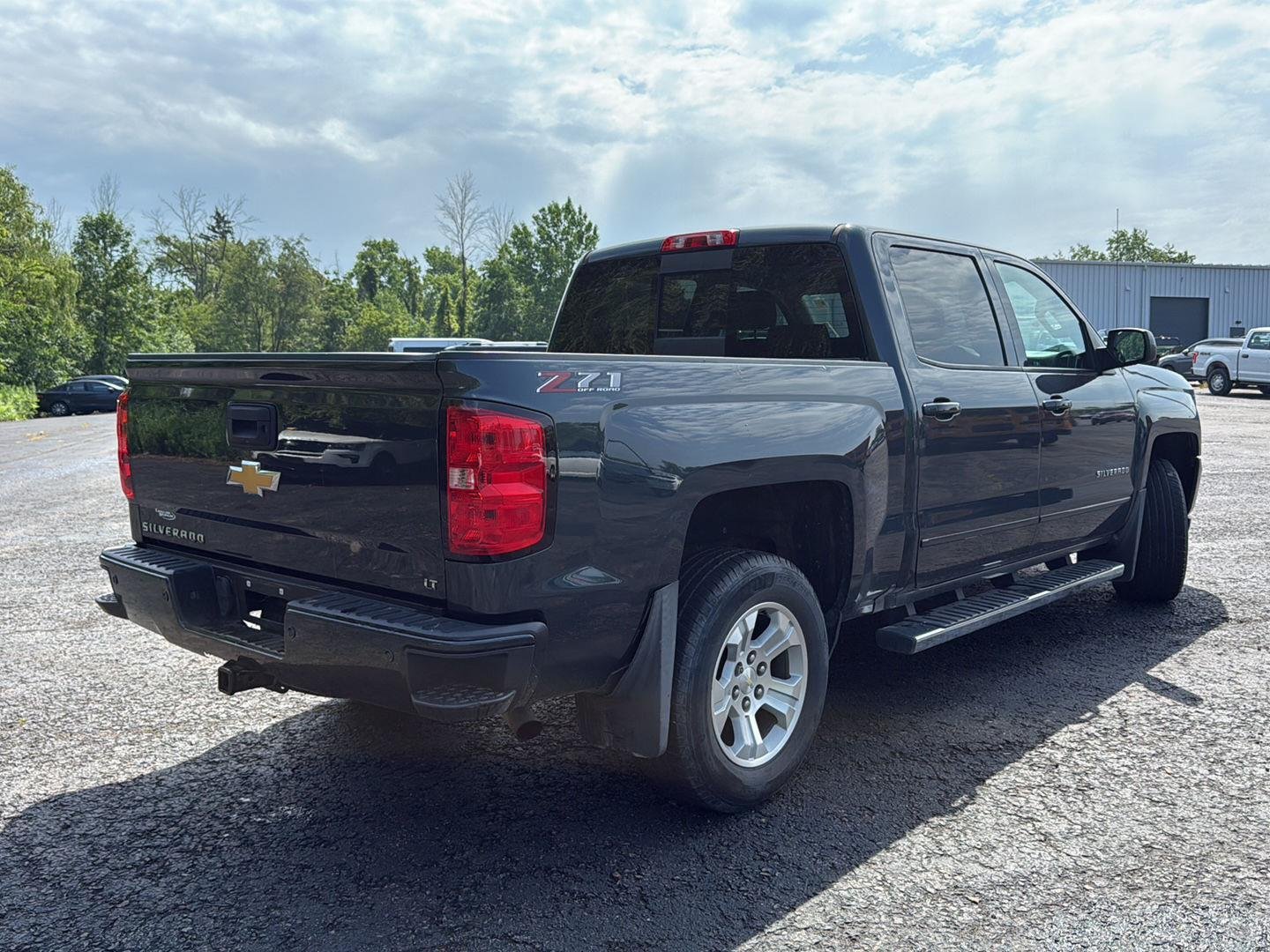 Used 2018 Graphite Metallic Chevrolet LT image 4
