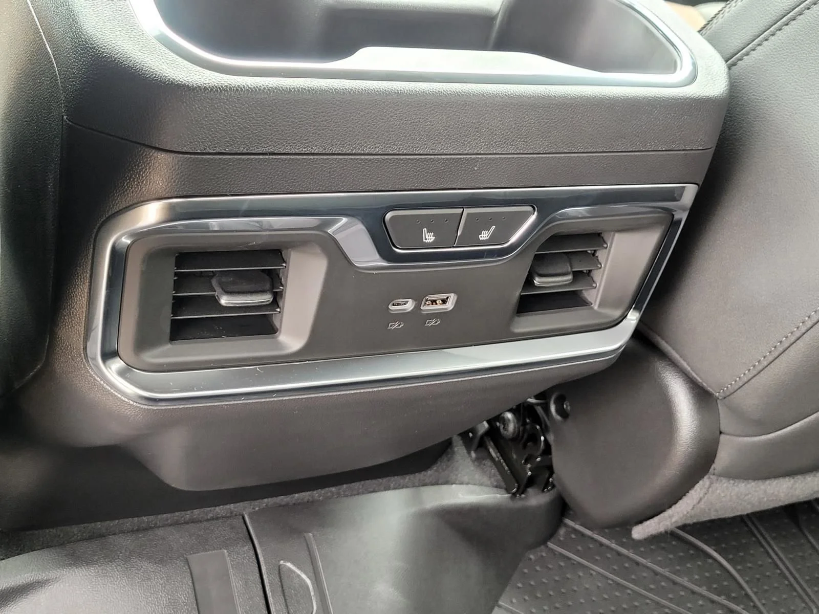 New 2026 Polar White Tricoat Chevrolet High Country image 12