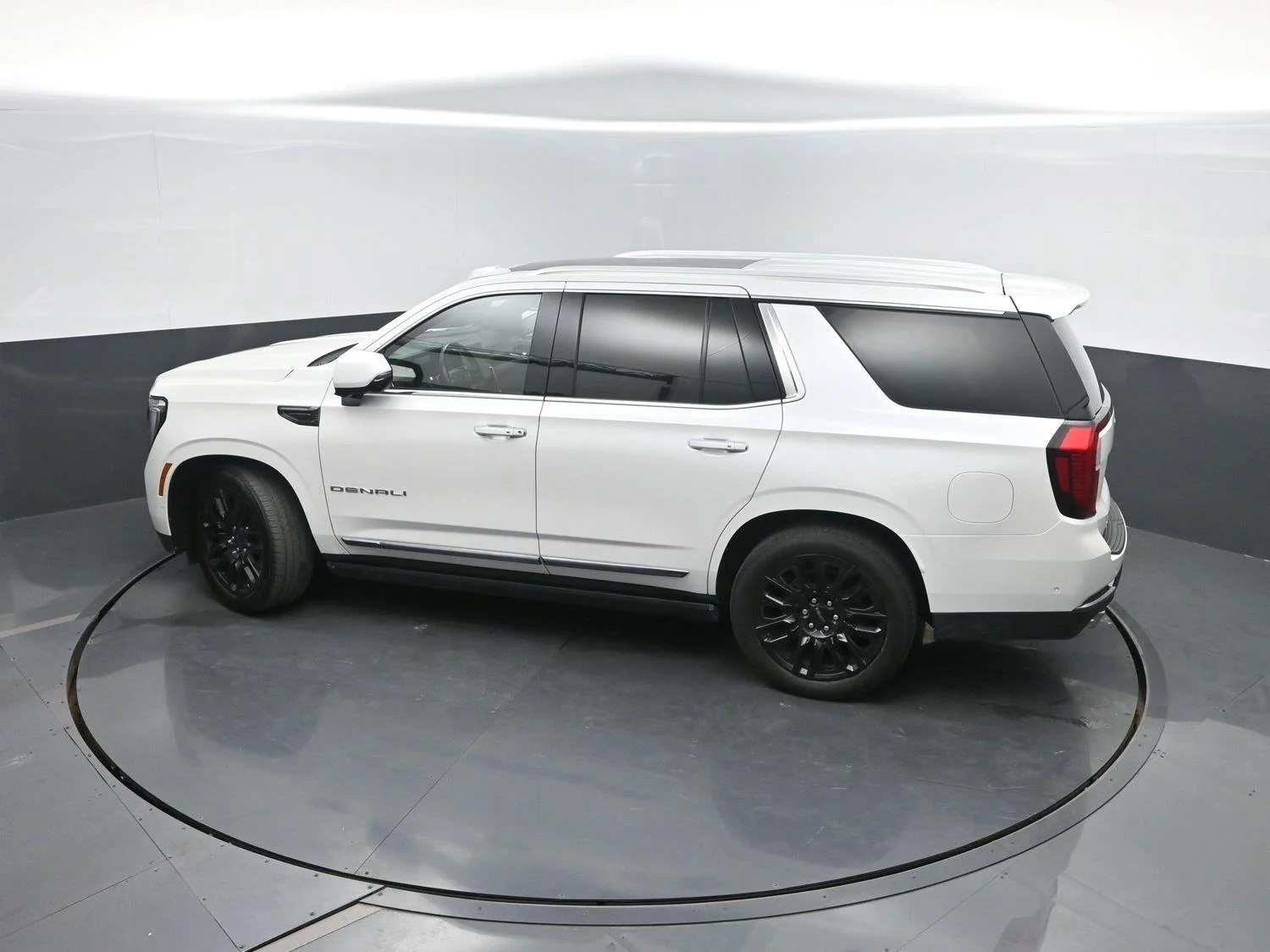 2025 GMC Yukon Denali Ultimate - Photo 46