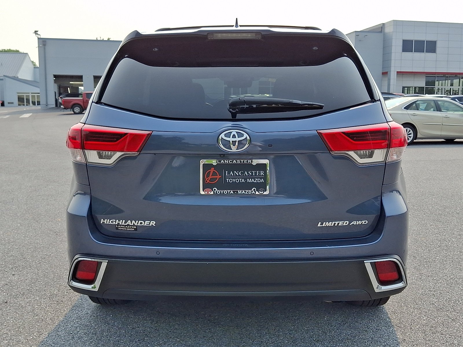 Used 2018 Shoreline Blue Pearl Toyota Limited Platinum image 6