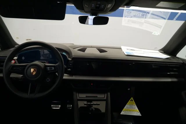 2026 Porsche Macan S - Photo 17