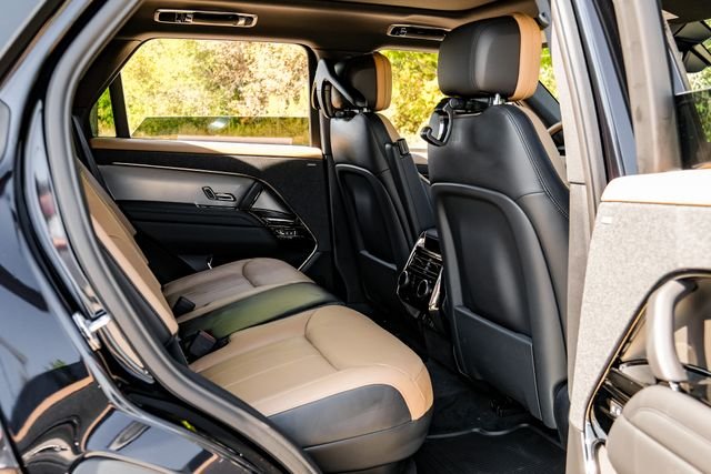 New 2026  Land Rover Dynamic SE image 44