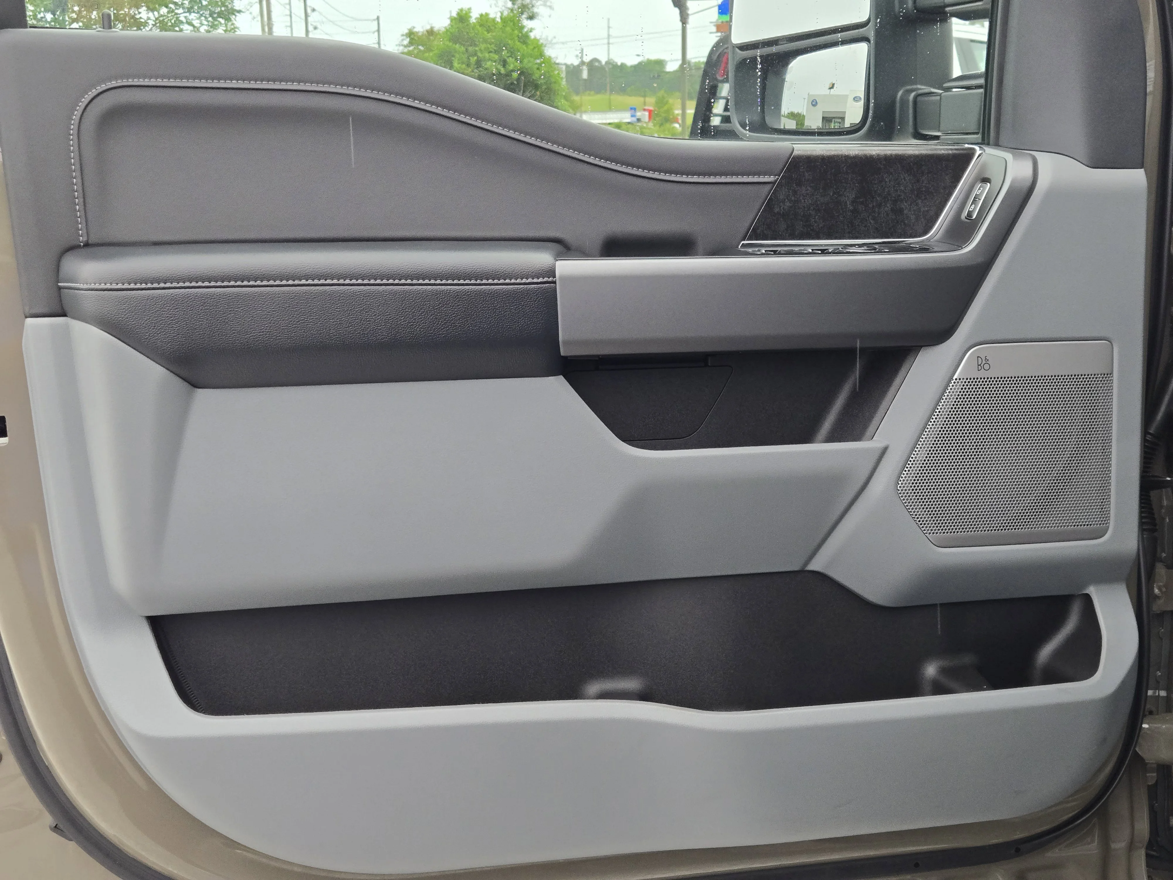 New 2026 Marsh Gray Ford XLT image 21