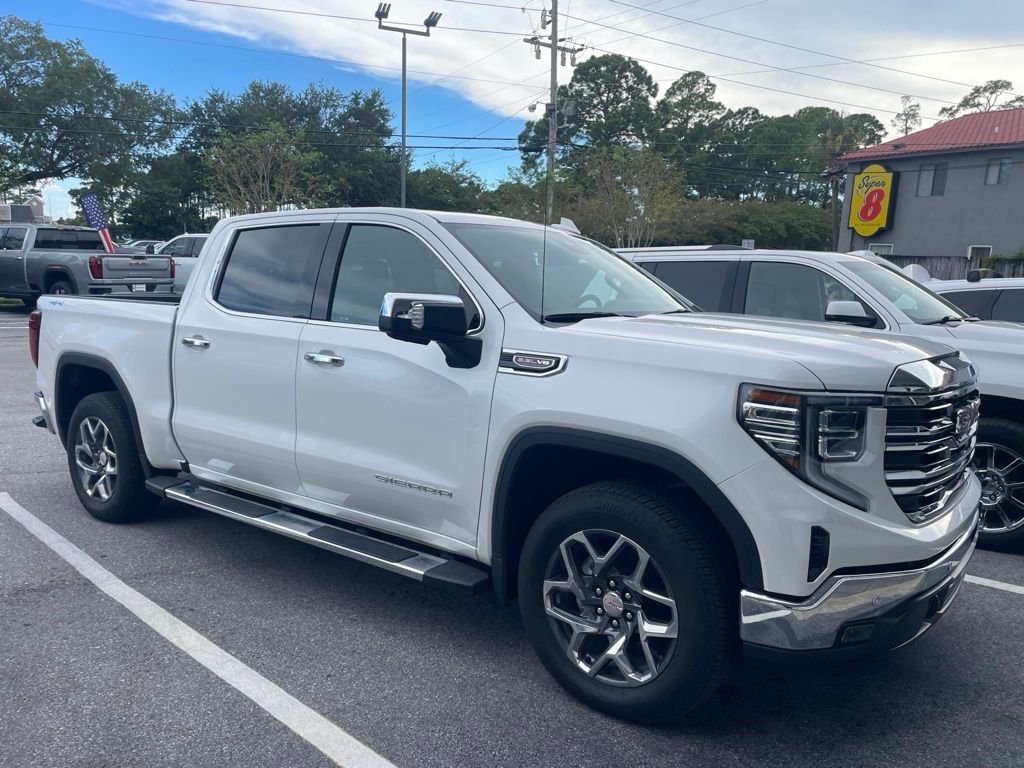 Used 2025 White GMC SLT image 1