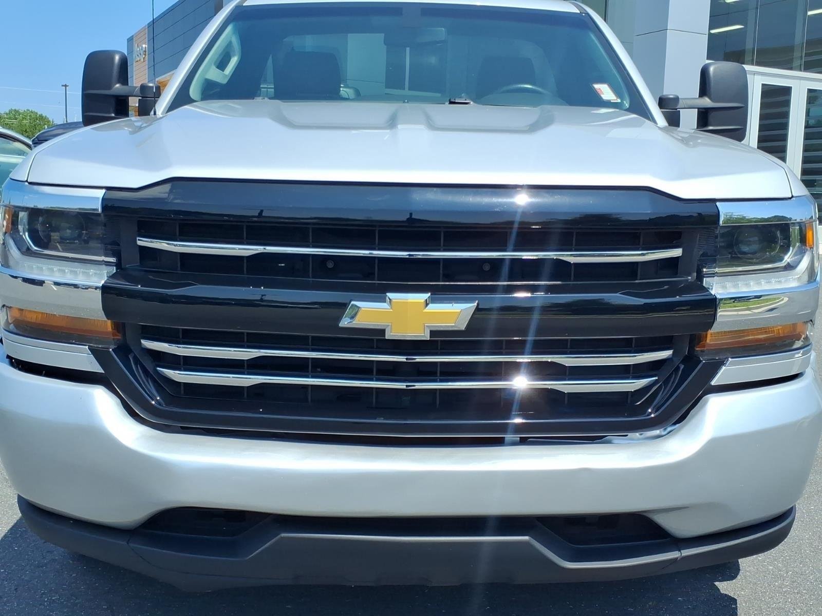 Used 2018 Silver Ice Metallic Chevrolet Work Truck image 12