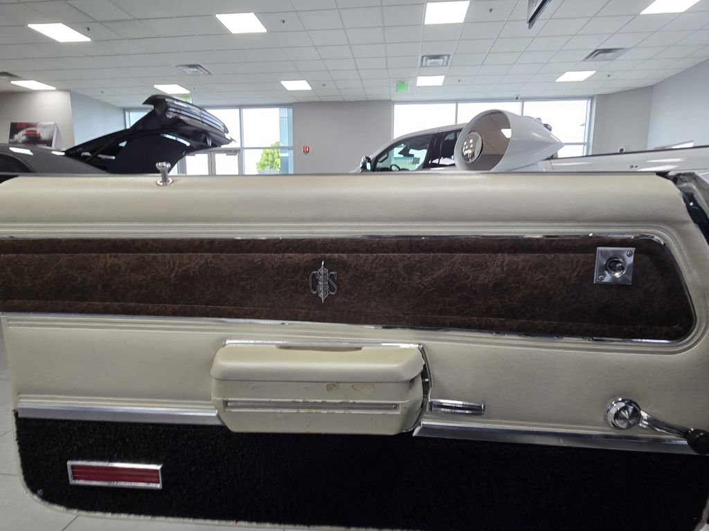 Used 1970 White Oldsmobile Convertible image 21