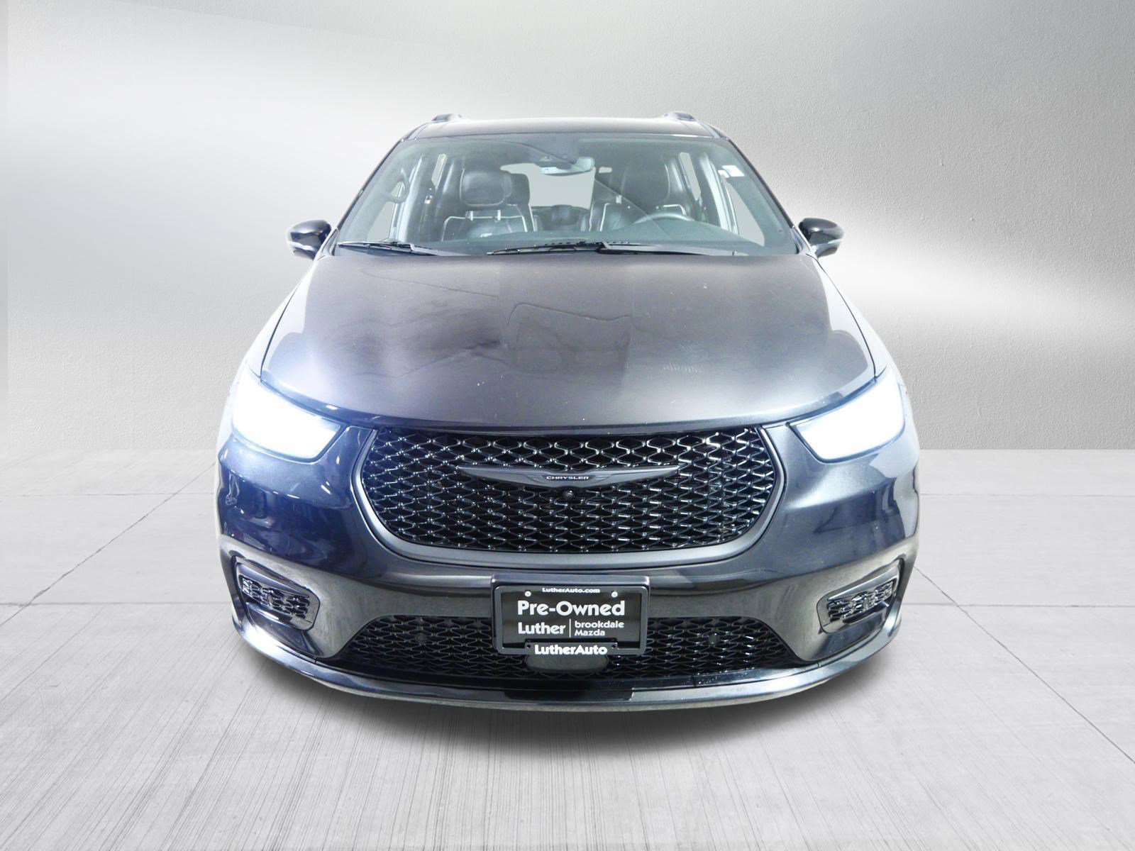 Used 2024 Chrysler Pacifica PHEV Select with VIN 2C4RC1S70RR103128 for sale in Brooklyn Center, Minnesota