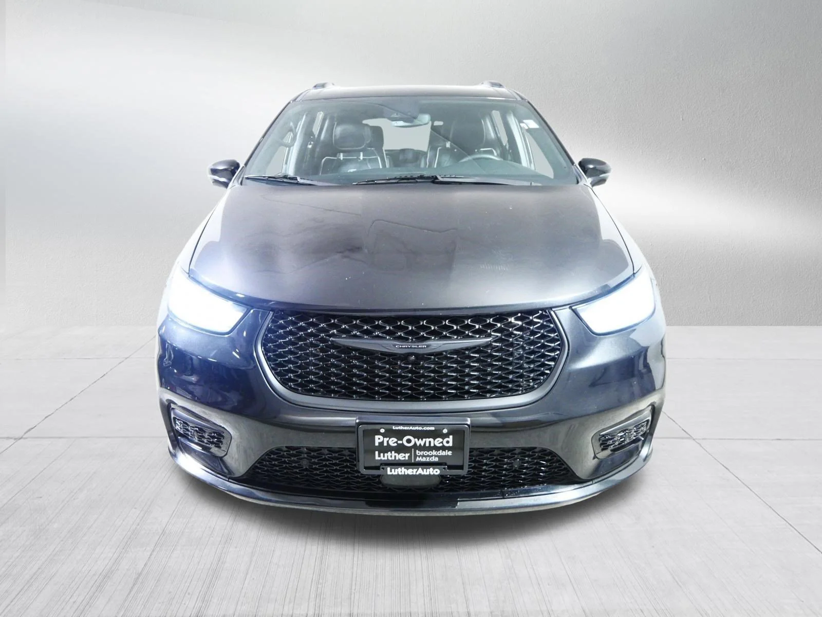 Used 2024 Chrysler Pacifica PHEV Select with VIN 2C4RC1S70RR103128 for sale in Brooklyn Center, Minnesota