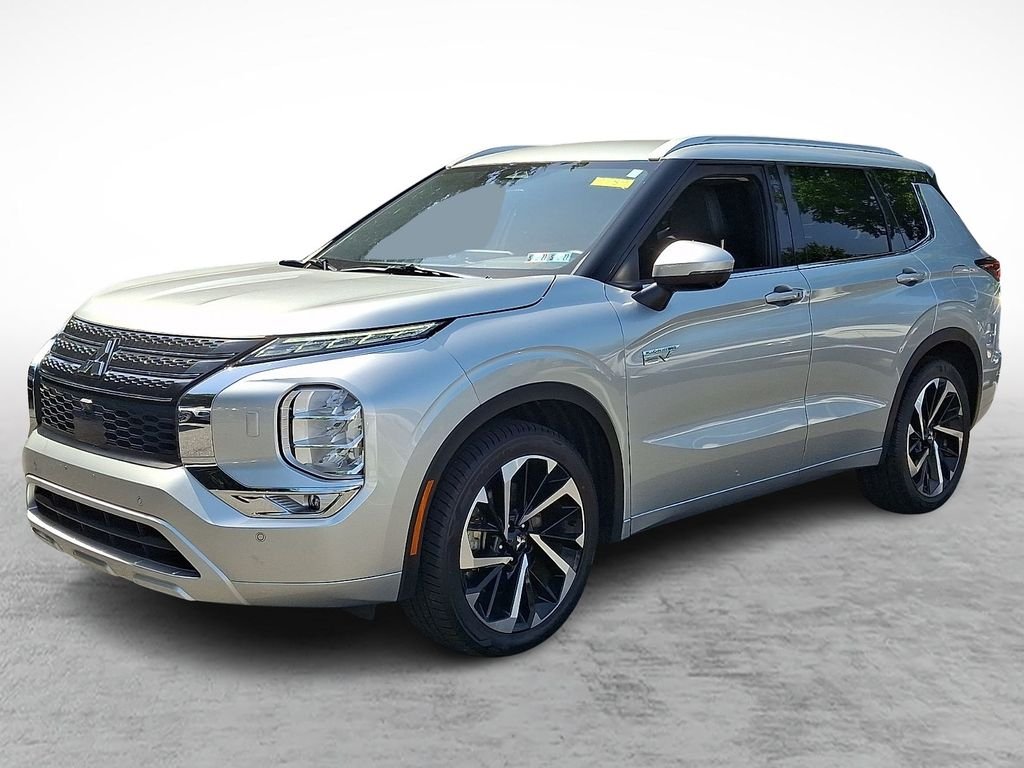 Used 2024 Silver Mitsubishi SEL image 3