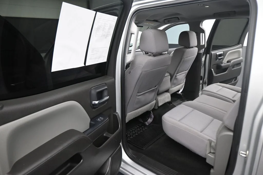 Used 2018 Silver Chevrolet WT image 39