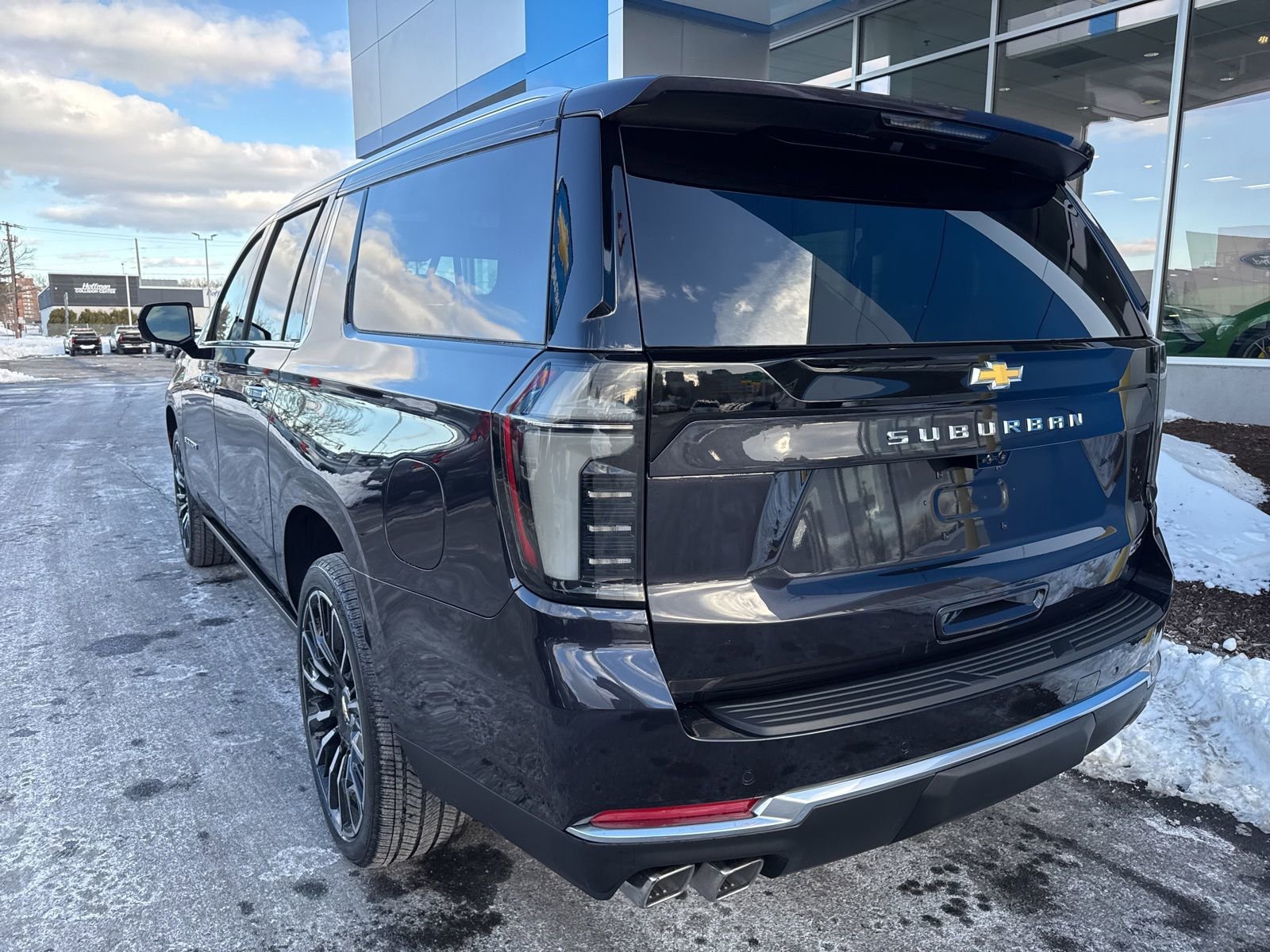 New 2026 Dark Ash Metallic Chevrolet High Country Deluxe with 24in Wheels - Panoramic Sunroof - Super Cruise - Technology & Entertainment image 8