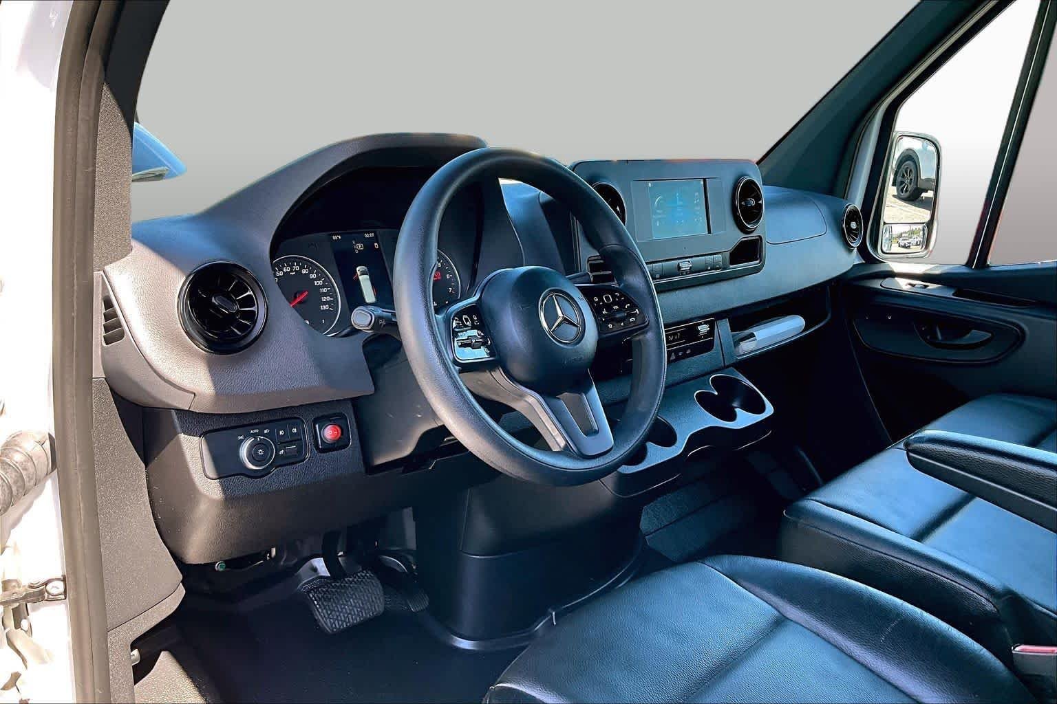 Used 2023 Arctic White Mercedes-Benz  image 18