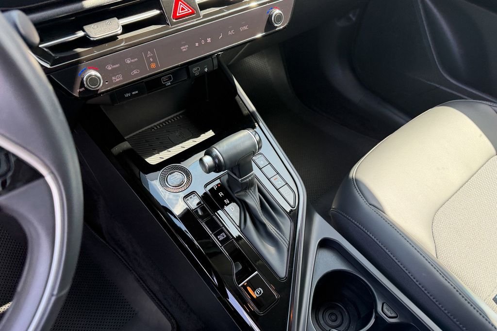 Used 2025 White Kia EX image 19