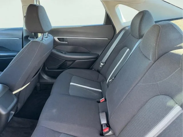 Used 2022 Gray Hyundai SE image 8
