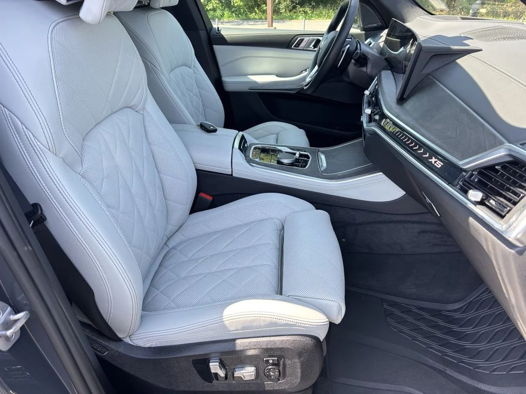 Used 2026 Gray BMW sDrive40i image 23