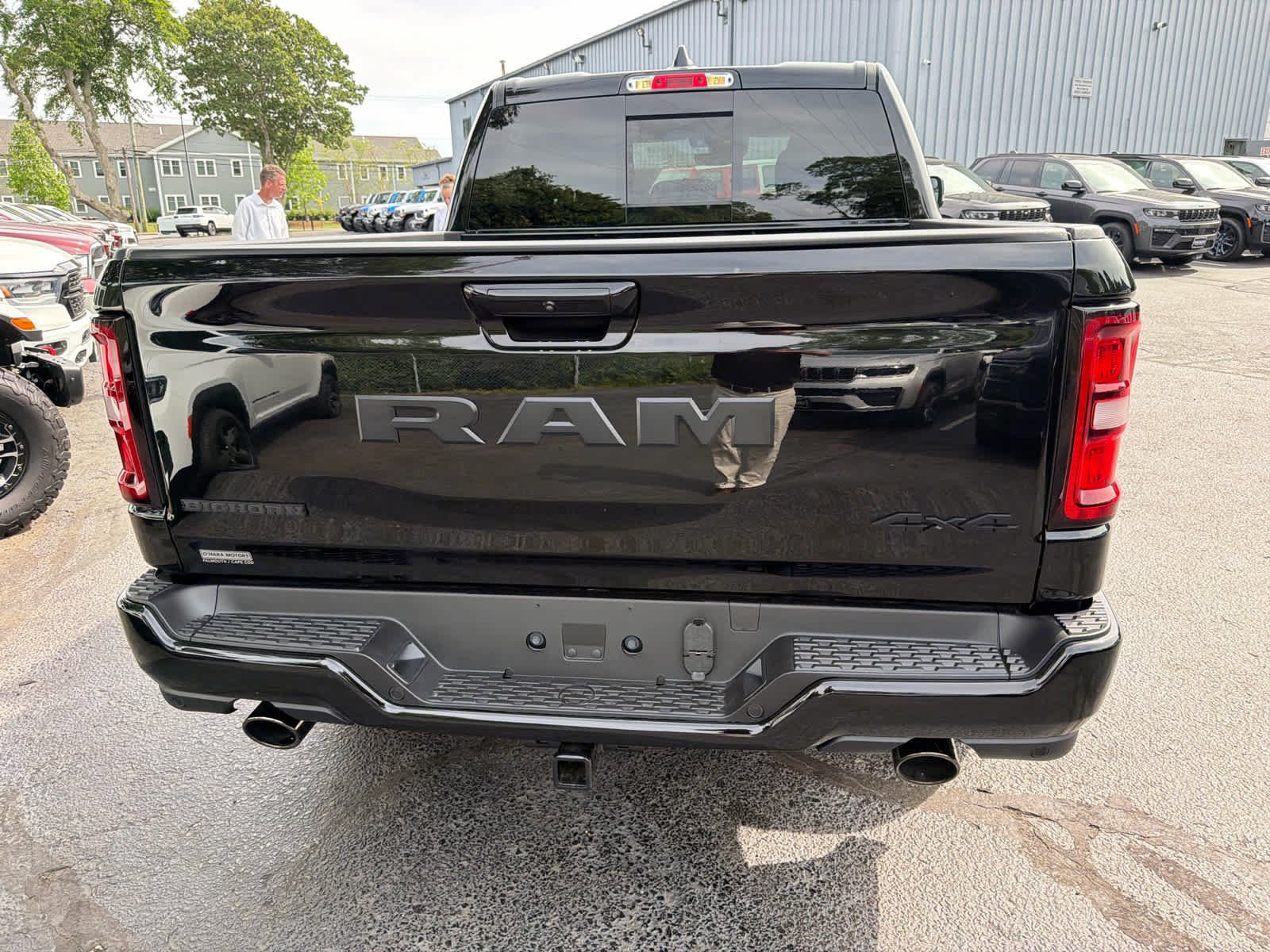 New 2026 Diamond Black Crystal Pearl-Coat Exterior Paint RAM Big Horn image 7