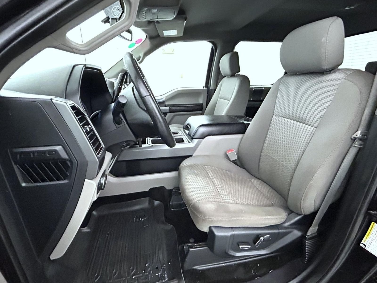 Used 2018 Shadow Black Ford XLT image 10