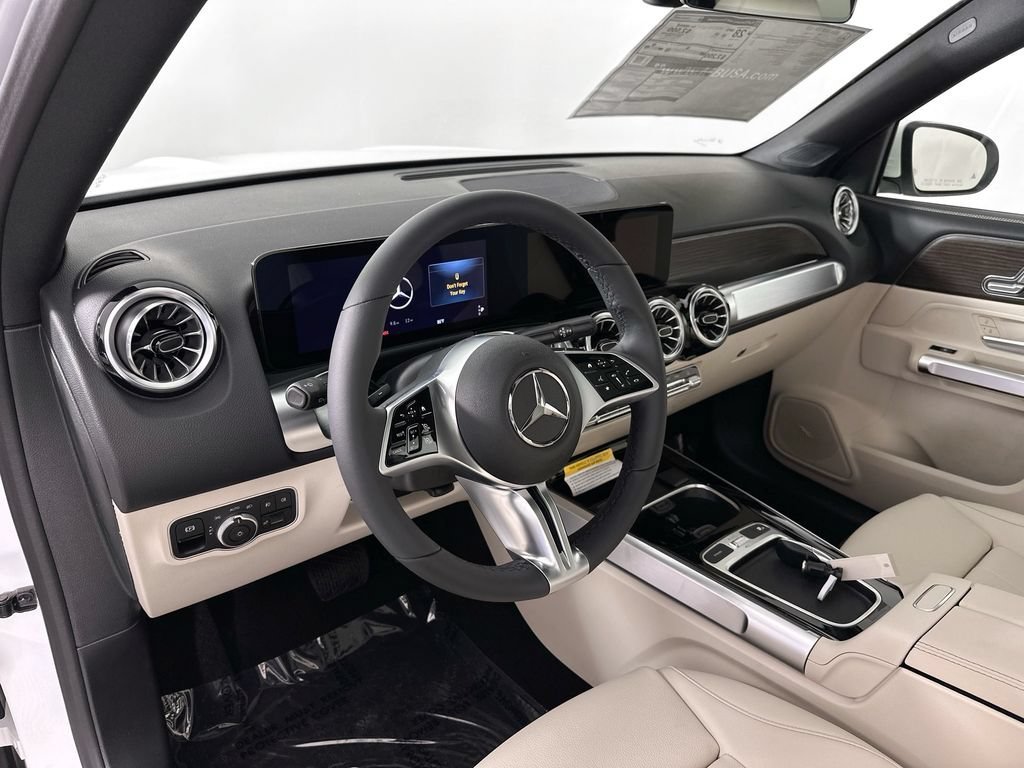 New 2026 Polar White Mercedes-Benz GLB 250 image 40
