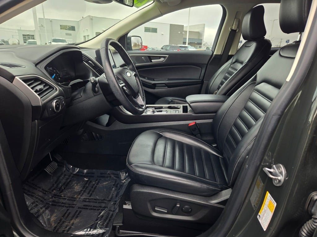 Used 2023 Green Metallic Ford SEL image 22