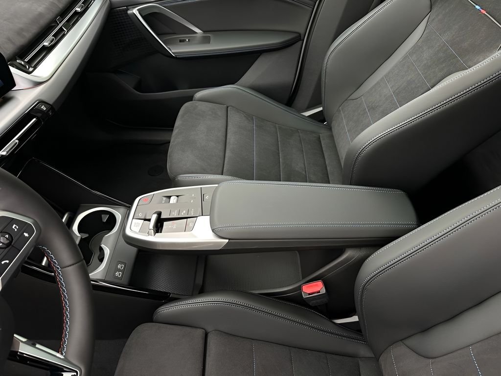 New 2026 Alpine White BMW M35i image 19
