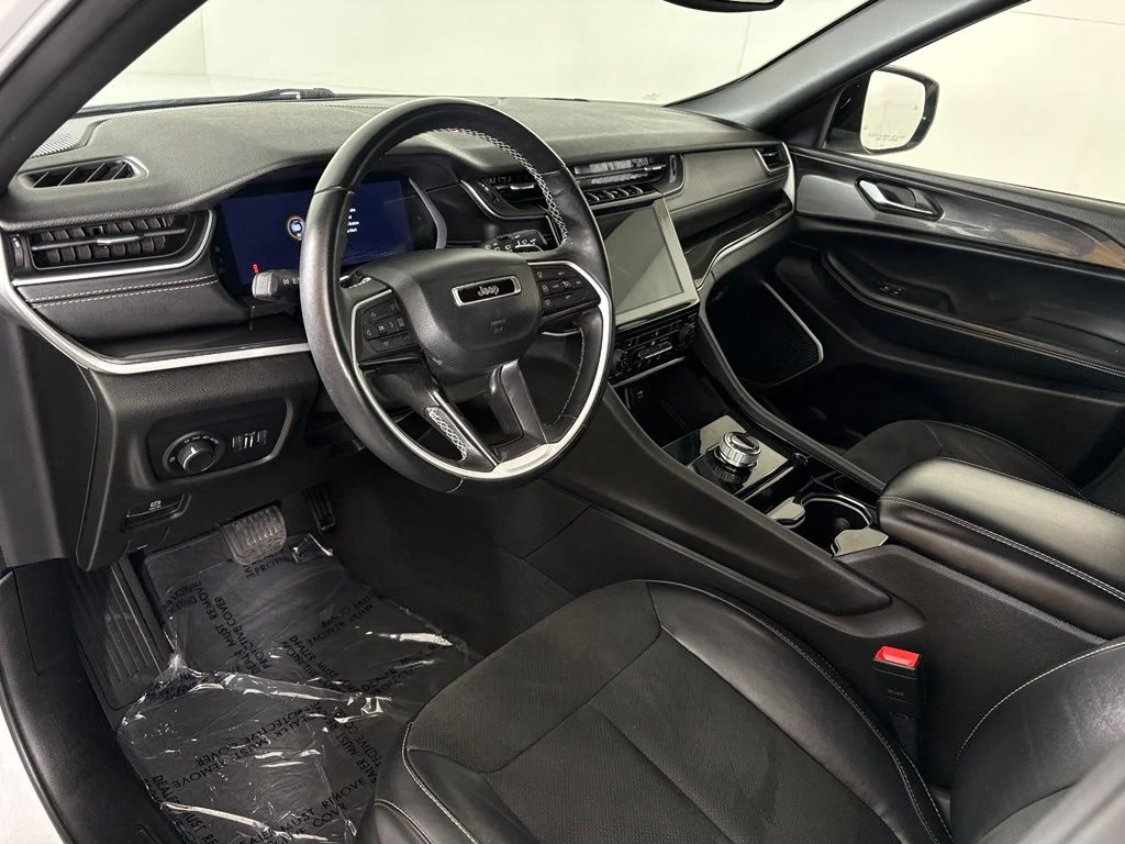 Used 2022 Bright White Clearcoat Jeep Altitude image 16